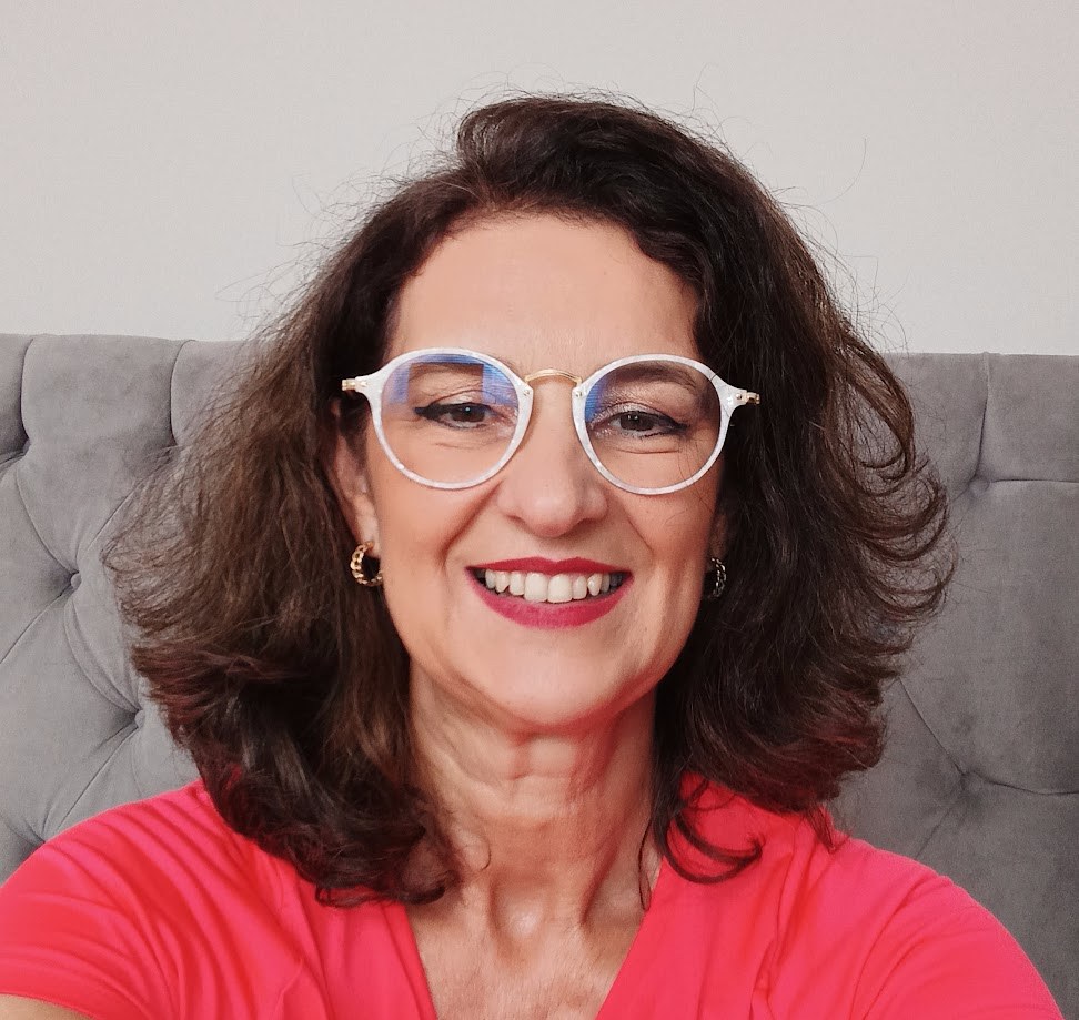 Cátia Olivier Mello
